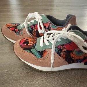 Inkkas Namibia Joggers, women's size 6